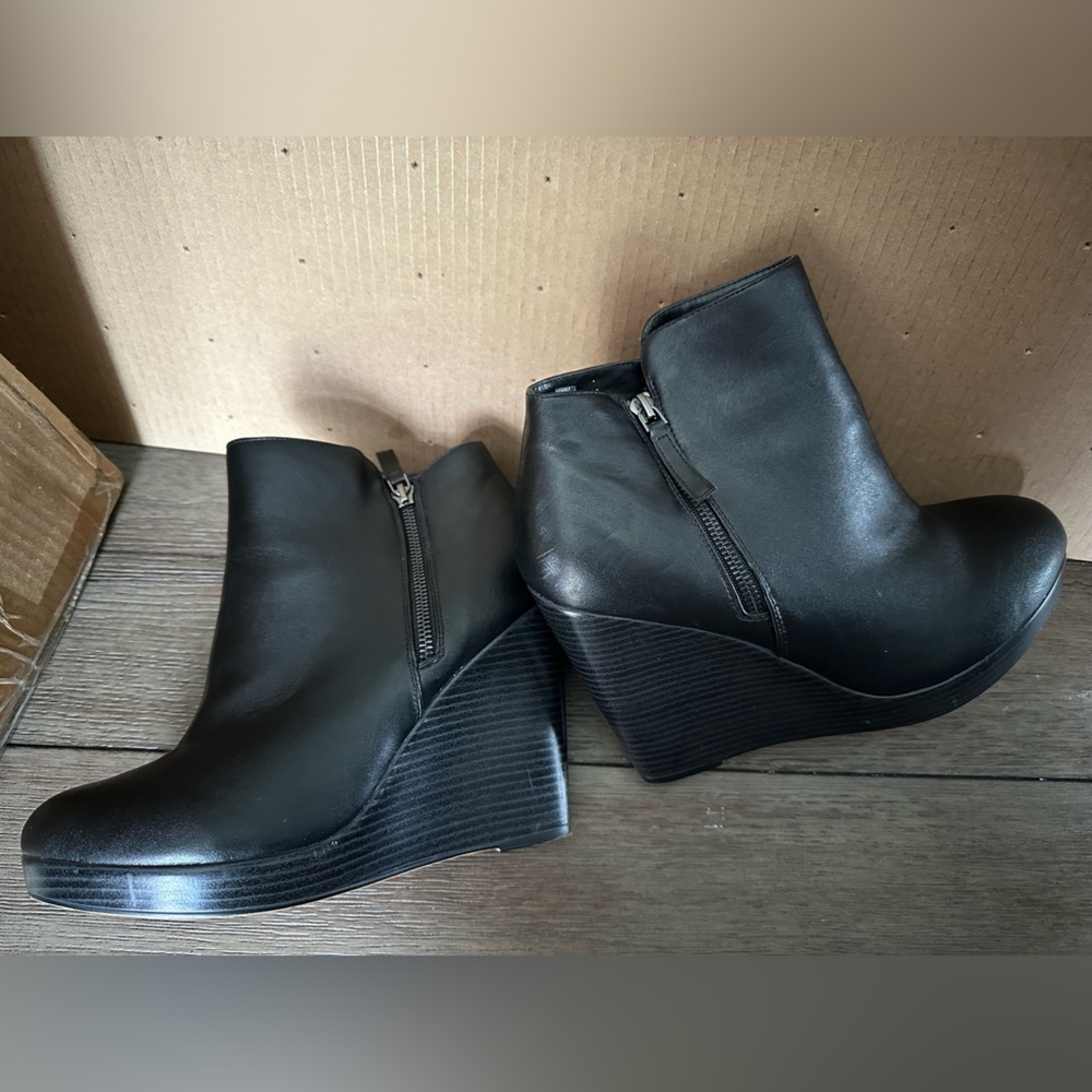 Torrid - size 11 Wedge Bootie